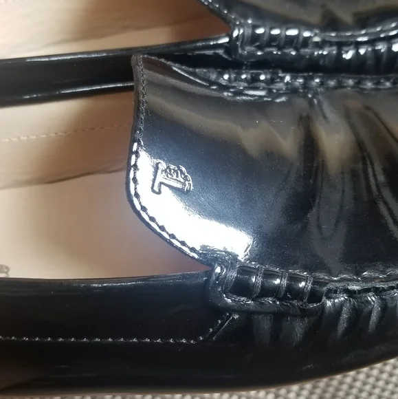NWOT- Tods Patent Leather Gommini